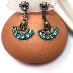 Vintage silver tone rhinestone and pearl earrings